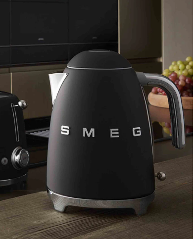 Large 1.7L Black Matt Smeg Kettle