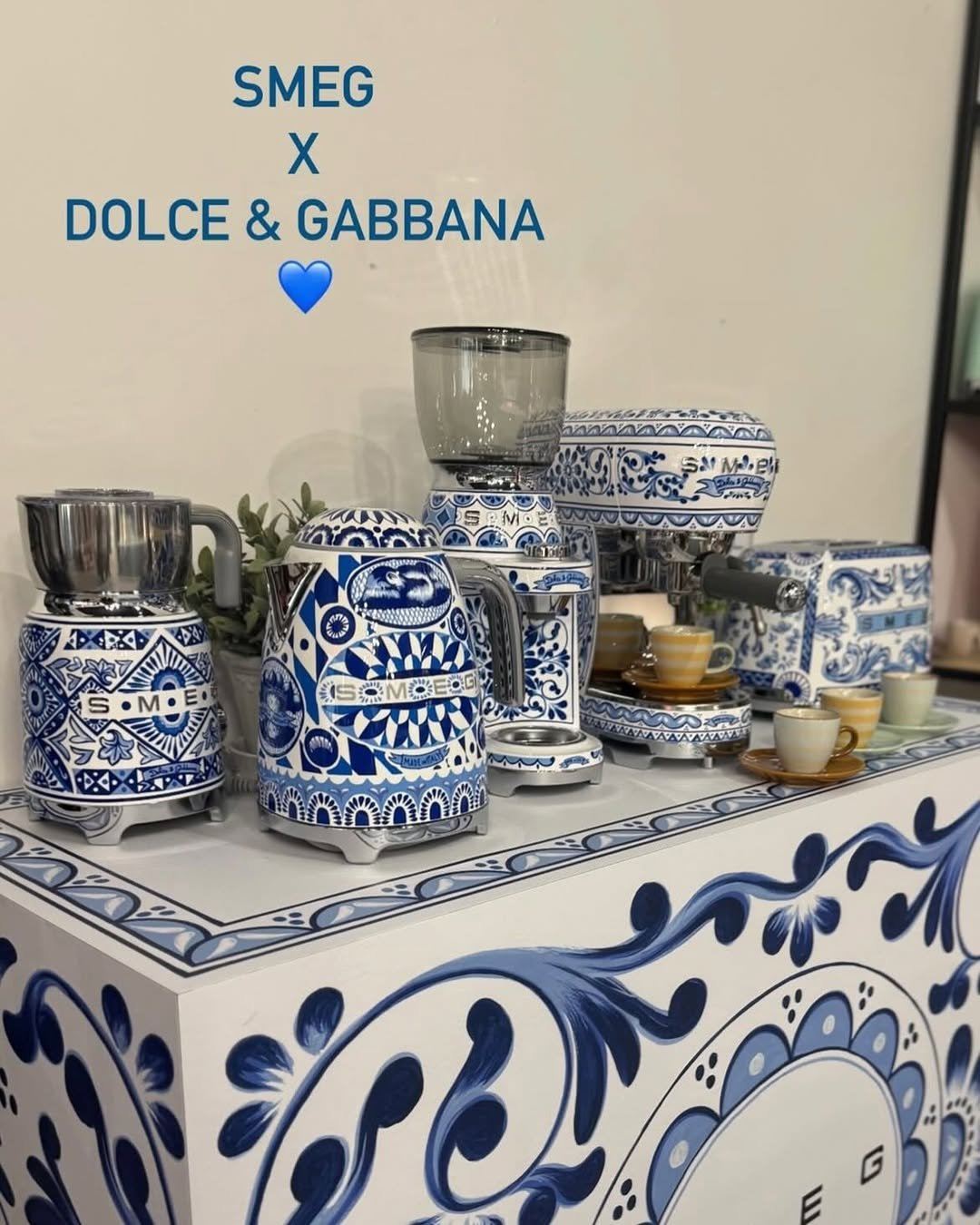 Modern 1.7L Dolce & Gabbanna Smeg Kettle
